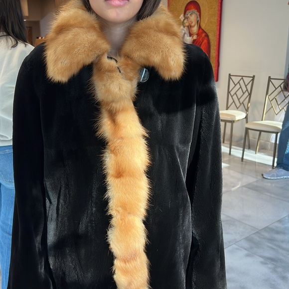 SABLE NEW luxury, top quality black sheared SAGA Mink with Golden Sable Tuxedo - Picture 5 of 7